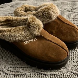 Women’s Sketchers. Fur lined. Size 7.5. New Without Tags.